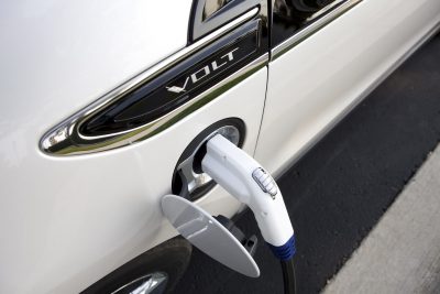 Зарядка плагин-гибрида Chevrolet Volt Зарядка плагин-гибрида Chevrolet Volt