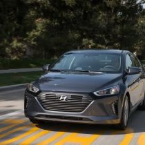 Фотография модели Hyundai Ioniq Hybrid - фото 14 Фотография экоавто Hyundai Ioniq Hybrid - фото 14