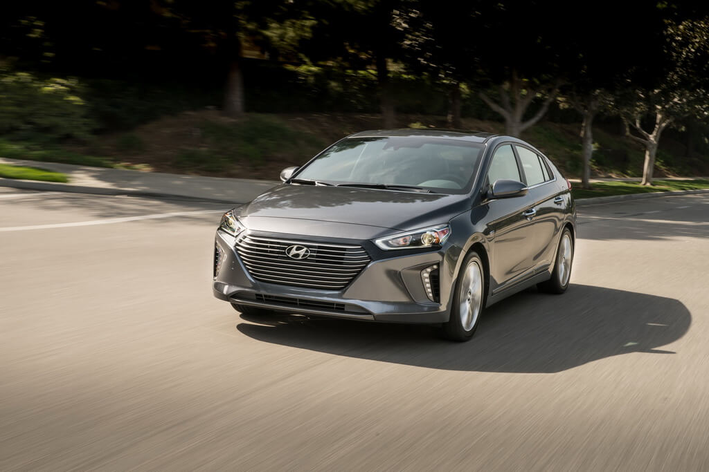 Фотография модели Hyundai Ioniq Hybrid - фото 15 Фотография экоавто Hyundai Ioniq Hybrid - фото 15