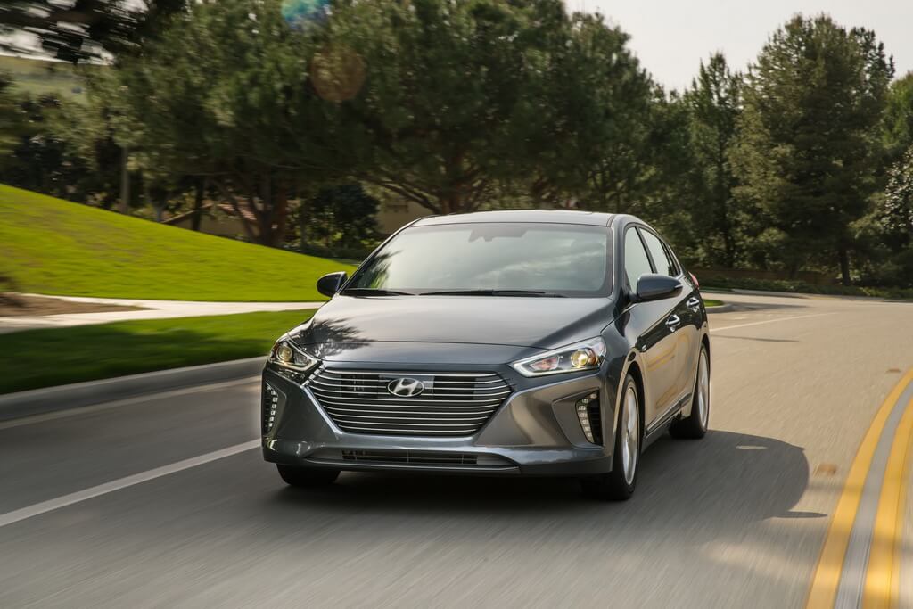 Фотография модели Hyundai Ioniq Hybrid - фото 16 Фотография экоавто Hyundai Ioniq Hybrid - фото 16