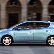 Фотография модели Nissan Leaf 2010 (24 кВт•ч) - фото 12 Фотография экоавто Nissan Leaf 2010 (24 кВт•ч) - фото 12