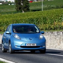 Фотография модели Nissan Leaf 2010 (24 кВт•ч) - фото 19 Фотография экоавто Nissan Leaf 2010 (24 кВт•ч) - фото 19