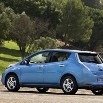 Фотография модели Nissan Leaf 2010 (24 кВт•ч) - фото 30 Фотография экоавто Nissan Leaf 2010 (24 кВт•ч) - фото 30