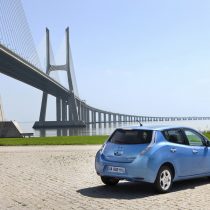 Фотография модели Nissan Leaf 2010 (24 кВт•ч) - фото 32 Фотография экоавто Nissan Leaf 2010 (24 кВт•ч) - фото 32