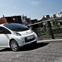 Фотография модели Citroen C-Zero - фото 20 Фотография экоавто Citroen C-Zero - фото 20