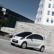 Фотография модели Citroen C-Zero - фото 5 Фотография экоавто Citroen C-Zero - фото 5