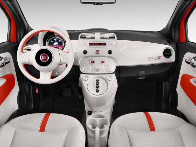 Салон и приборная панель Fiat 500e Салон и приборная панель Fiat 500e