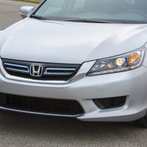 Фотография модели Honda Accord Hybrid 2014 - фото 7 Фотография экоавто Honda Accord Hybrid 2014 - фото 7
