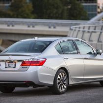 Фотография модели Honda Accord Hybrid 2014 - фото 18 Фотография экоавто Honda Accord Hybrid 2014 - фото 18