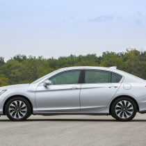 Фотография модели Honda Accord Hybrid 2014 - фото 32 Фотография экоавто Honda Accord Hybrid 2014 - фото 32
