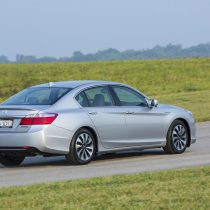 Фотография модели Honda Accord Hybrid 2014 - фото 38 Фотография экоавто Honda Accord Hybrid 2014 - фото 38