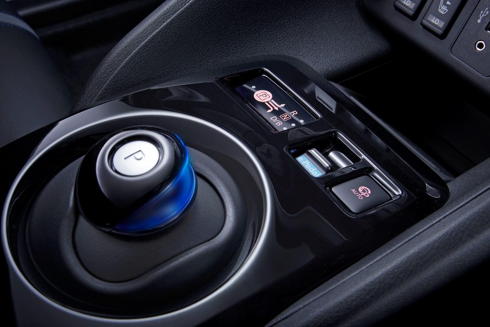 Фотография модели Nissan Leaf 2018 - фото 67 Фотография экоавто Nissan Leaf 2018 - фото 67