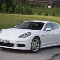 Фотография модели Porsche Panamera S E-Hybrid - фото 3 Фотография экоавто Porsche Panamera S E-Hybrid - фото 3