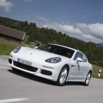 Фотография модели Porsche Panamera S E-Hybrid - фото 4 Фотография экоавто Porsche Panamera S E-Hybrid - фото 4