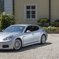 Фотография модели Porsche Panamera S E-Hybrid - фото 5 Фотография экоавто Porsche Panamera S E-Hybrid - фото 5