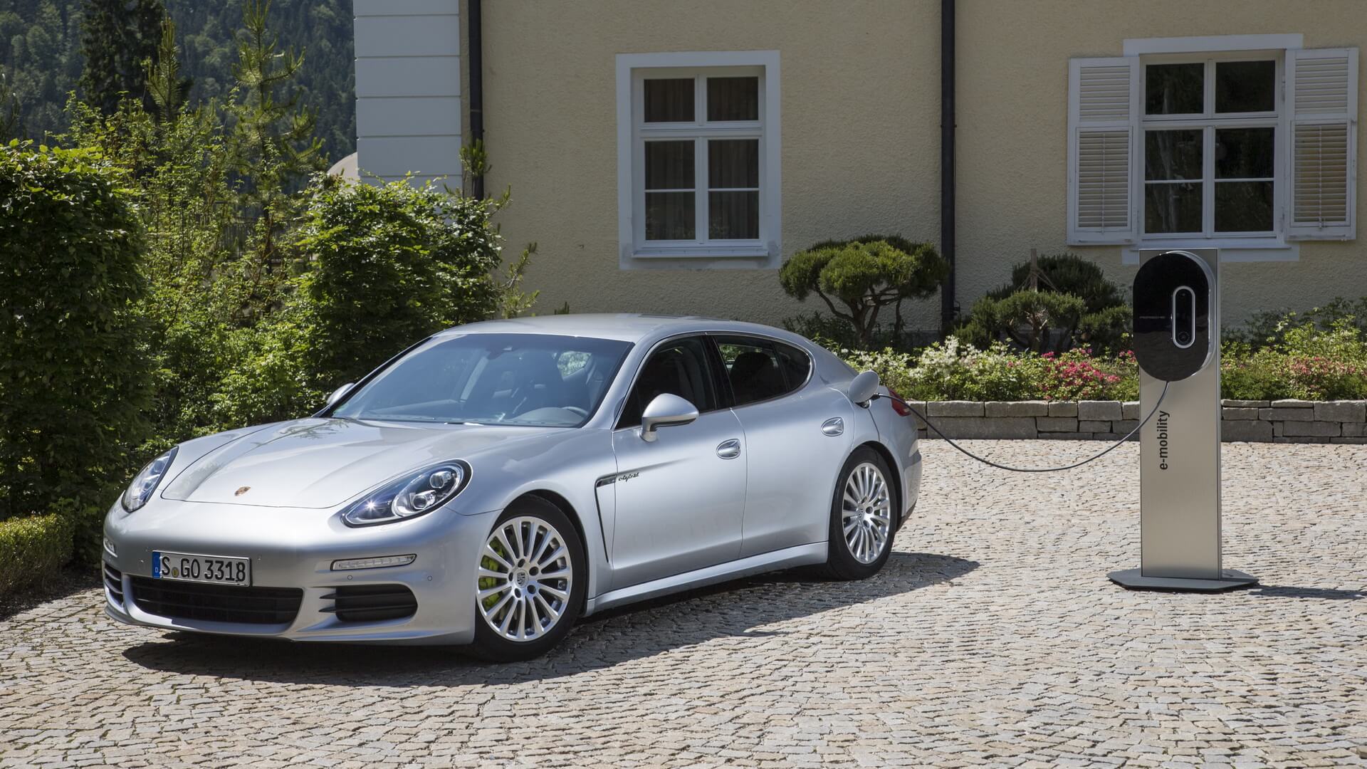 Фотография модели Porsche Panamera S E-Hybrid - фото 5 Фотография экоавто Porsche Panamera S E-Hybrid - фото 5
