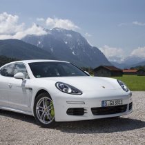 Фотография модели Porsche Panamera S E-Hybrid - фото 6 Фотография экоавто Porsche Panamera S E-Hybrid - фото 6