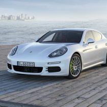 Фотография модели Porsche Panamera S E-Hybrid - фото 9 Фотография экоавто Porsche Panamera S E-Hybrid - фото 9