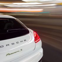 Фотография модели Porsche Panamera S E-Hybrid - фото 18 Фотография экоавто Porsche Panamera S E-Hybrid - фото 18