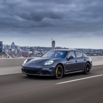 Фотография модели Porsche Panamera S E-Hybrid - фото 20 Фотография экоавто Porsche Panamera S E-Hybrid - фото 20