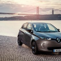 Фотография модели Renault ZOE Z.E. 40 (2017) - фото 10 Фотография экоавто Renault ZOE Z.E. 40 (2017) - фото 10