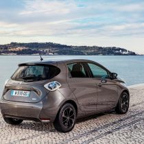 Фотография модели Renault ZOE Z.E. 40 (2017) - фото 13 Фотография экоавто Renault ZOE Z.E. 40 (2017) - фото 13
