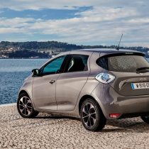 Фотография модели Renault ZOE Z.E. 40 (2017) - фото 15 Фотография экоавто Renault ZOE Z.E. 40 (2017) - фото 15