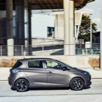 Фотография модели Renault ZOE Z.E. 40 (2017) - фото 26 Фотография экоавто Renault ZOE Z.E. 40 (2017) - фото 26