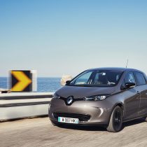 Фотография модели Renault ZOE Z.E. 40 (2017) - фото 31 Фотография экоавто Renault ZOE Z.E. 40 (2017) - фото 31