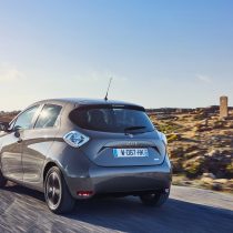 Фотография модели Renault ZOE Z.E. 40 (2017) - фото 37 Фотография экоавто Renault ZOE Z.E. 40 (2017) - фото 37
