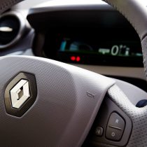 Фотография модели Renault ZOE Z.E. 40 (2017) - фото 67 Фотография экоавто Renault ZOE Z.E. 40 (2017) - фото 67