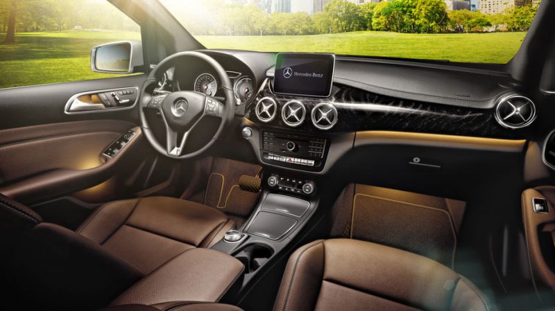 Салон и приборная панель Mercedes-Benz B-Class Electric Drive Салон и приборная панель Mercedes-Benz B-Class Electric Drive