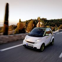 Фотография модели Smart Fortwo Electric Drive 2012 - фото 11 Фотография экоавто Smart Fortwo Electric Drive 2012 - фото 11
