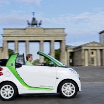 Фотография модели Smart Fortwo Electric Drive 2012 - фото 13 Фотография экоавто Smart Fortwo Electric Drive 2012 - фото 13