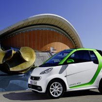 Фотография модели Smart Fortwo Electric Drive 2012 - фото 16 Фотография экоавто Smart Fortwo Electric Drive 2012 - фото 16