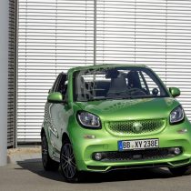 Фотография модели Smart Fortwo Electric Drive 2017 Фотография экоавто Smart Fortwo Electric Drive 2017