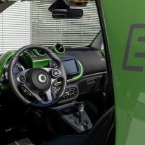 Фотография модели Smart Fortwo Electric Drive 2017 - фото 25 Фотография экоавто Smart Fortwo Electric Drive 2017 - фото 25