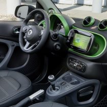 Фотография модели Smart Fortwo Electric Drive 2017 - фото 30 Фотография экоавто Smart Fortwo Electric Drive 2017 - фото 30