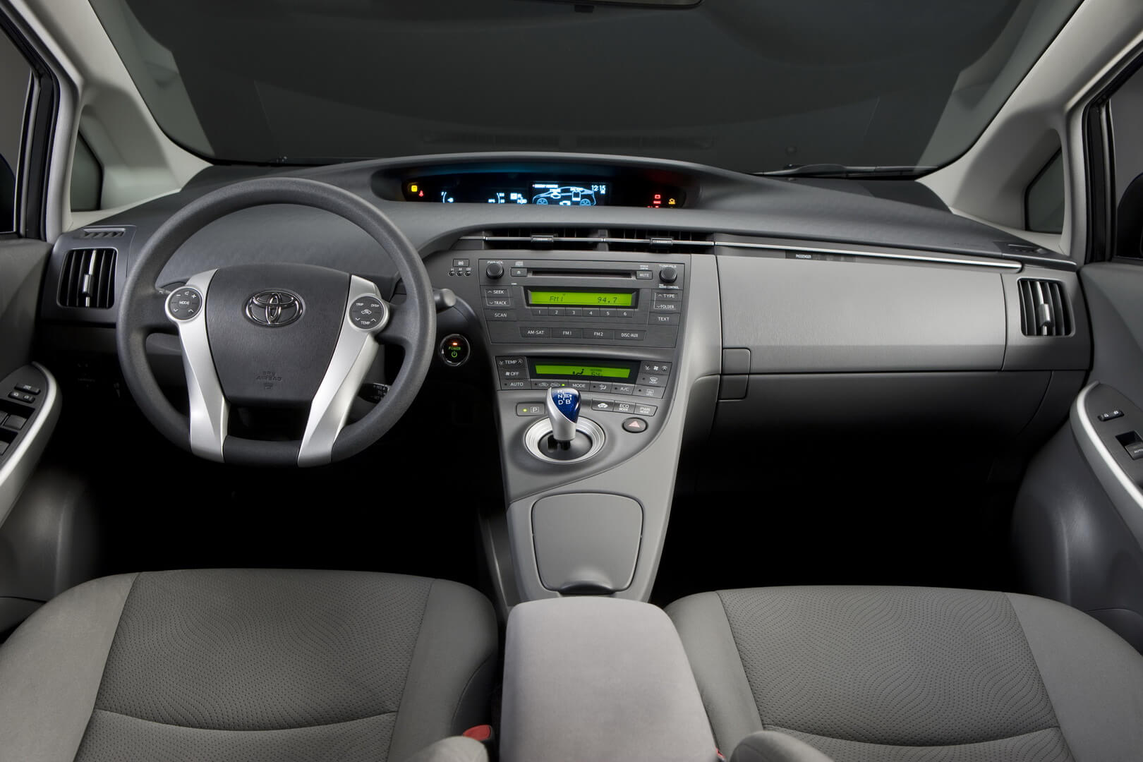 Салон Toyota Prius Hybrid Салон Toyota Prius Hybrid 2010
