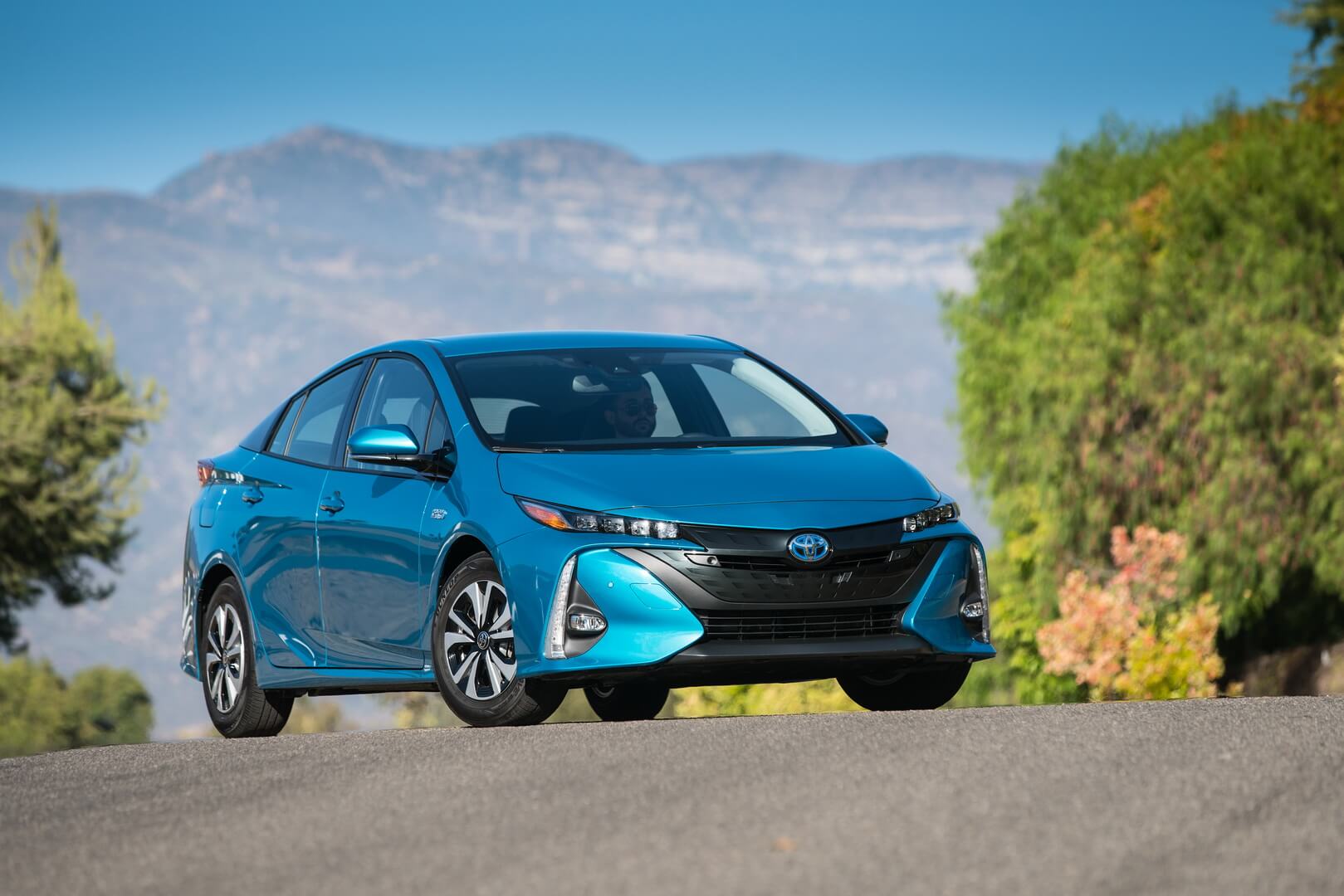 Плагин-гибрид Toyota Prius Prime Плагин-гибрид Toyota Prius Prime
