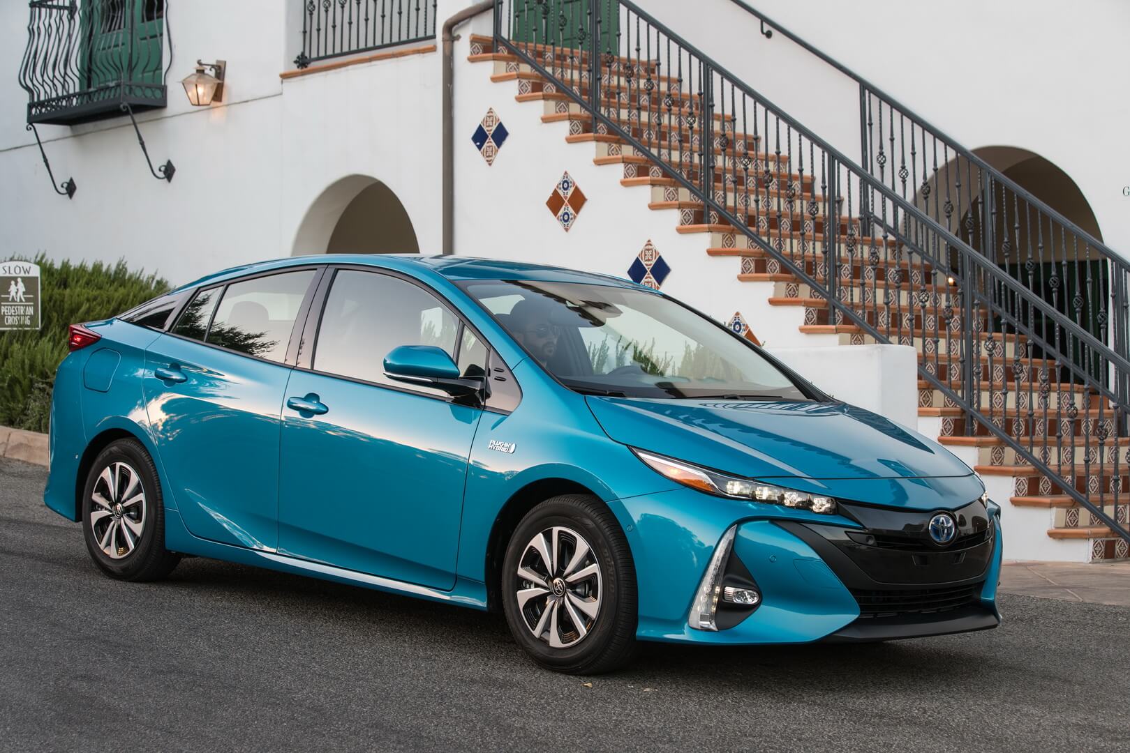 Плагин-гибрид Toyota Prius Prime Плагин-гибрид Toyota Prius Prime