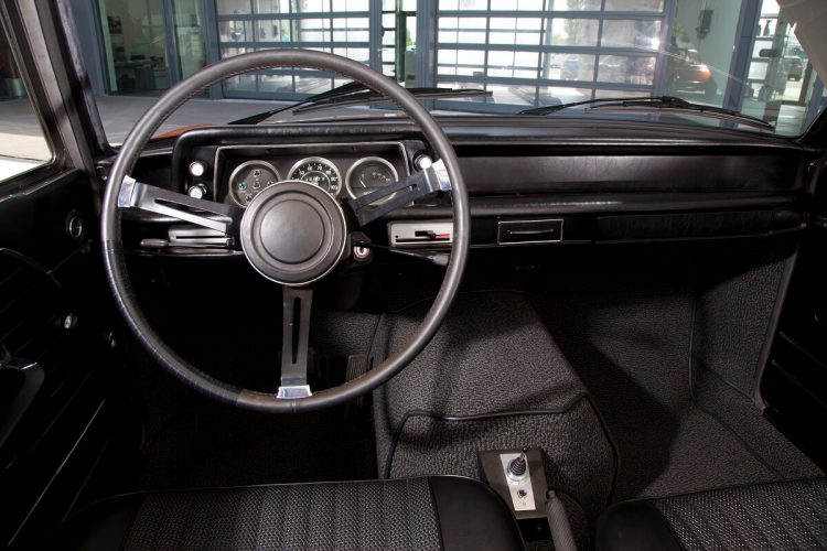 Салон электромобиля BMW 1602 Салон электромобиля BMW 1602