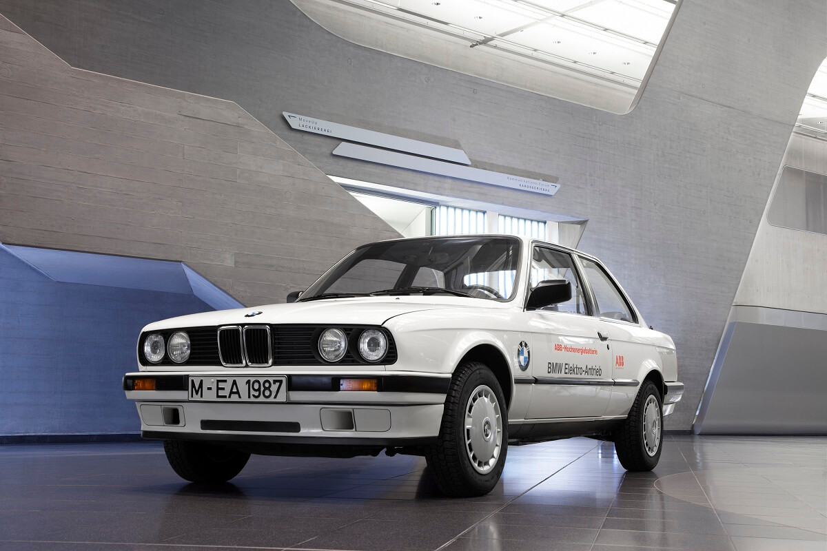 Электромобиль BMW 325iX Электромобиль BMW 325iX