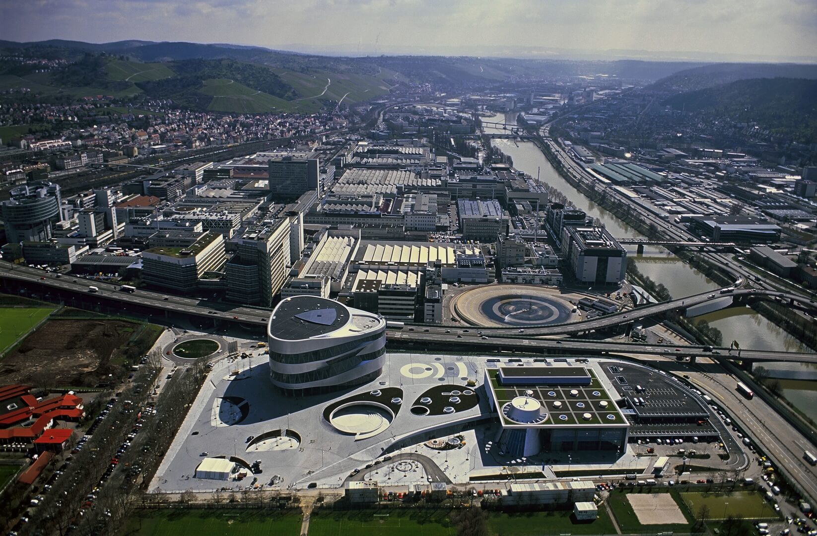 Завод Mercedes-Benz Untertürkheim Завод Mercedes-Benz Untertürkheim