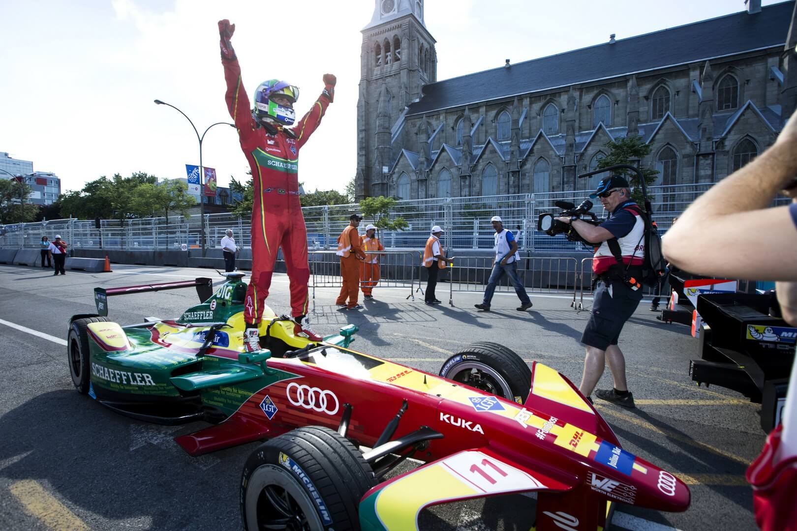 Победитель Лукас ди Грасси от команды Audi в Formula E 2016/2017 (Монреаль) Победитель Лукас ди Грасси от команды Audi в Formula E 2016/2017