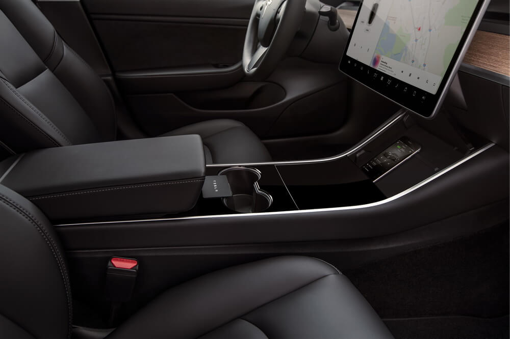 Эргономика салона для поклажи мелких вещей в Tesla Model 3 Эргономика салона для поклажи мелких вещей в Tesla Model 3