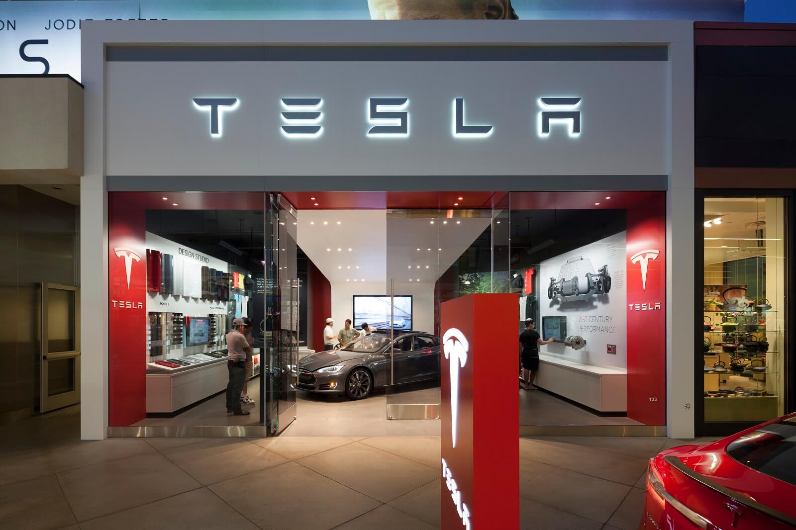 Автосалон Tesla Автосалон Tesla