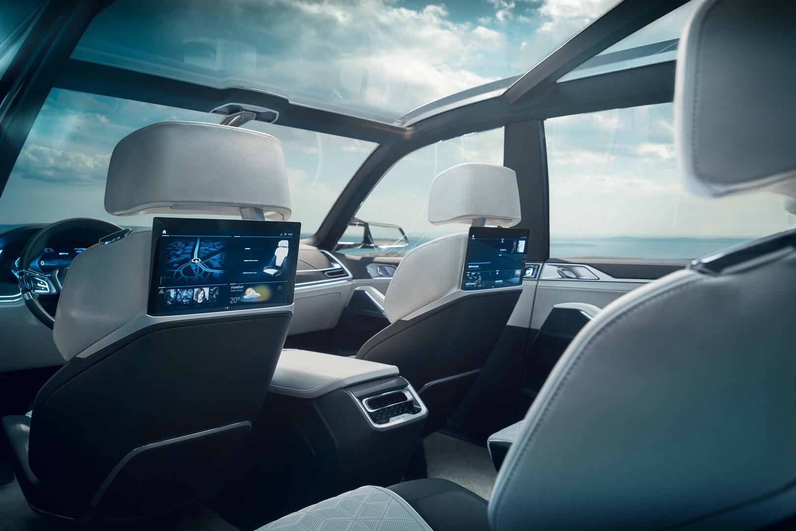 Индивидуальный развлекательный центр салона BMW Concept X7 iPerformance Индивидуальный развлекательный центр салона BMW Concept X7 iPerformance