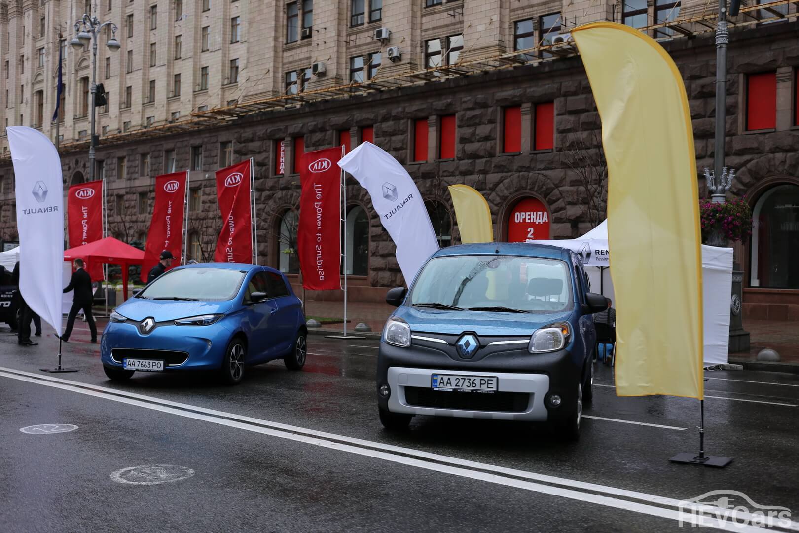 Электромобили Renault ZOE и Kangoo Z.E. Электромобили Renault ZOE и Kangoo Z.E.