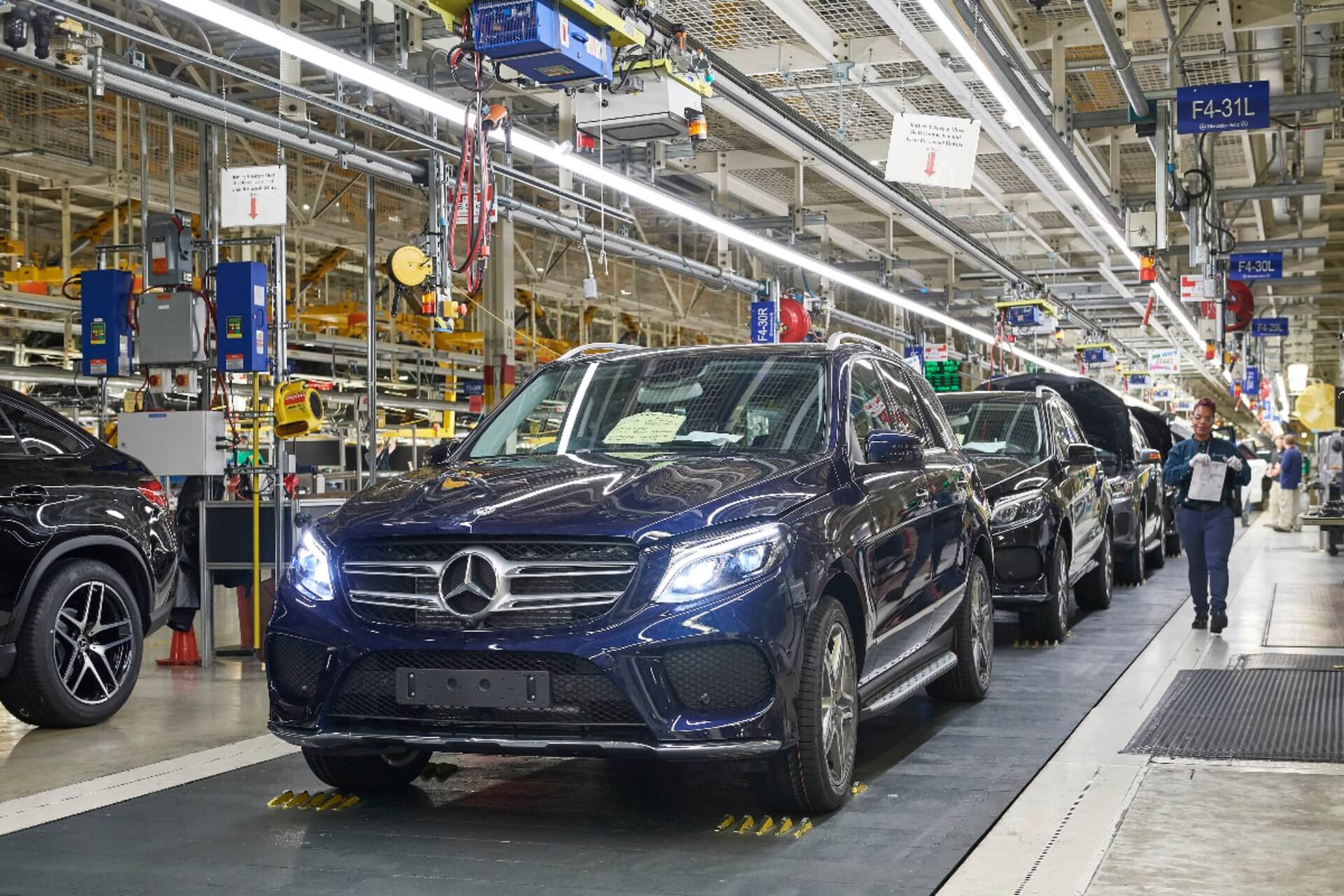 Производство автомобилей Mercedes-Benz на заводе в Тускалузе Производство автомобилей Mercedes-Benz на заводе в Тускалузе